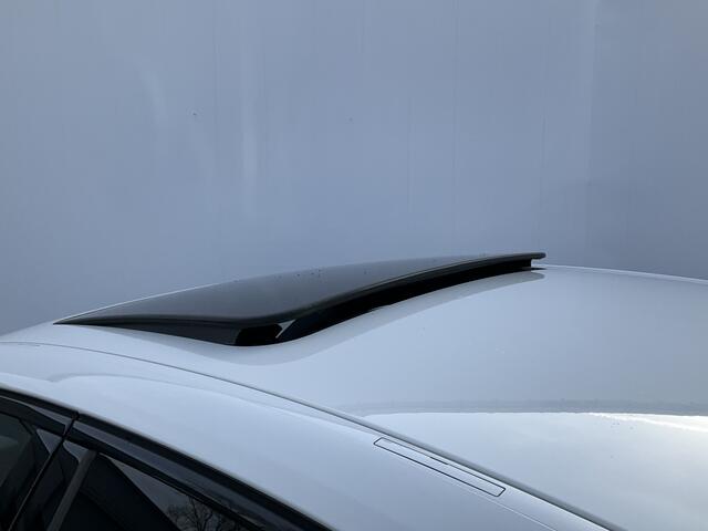 BMW 3-SERIE 320i Executive Edition M-Sport Automaat Pano 19 Inch Carplay NL-Auto Uitstraling!