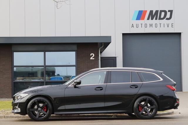 BMW 3-SERIE Touring 320d Luxury Line Pano Leder 19inch Dealer OH.