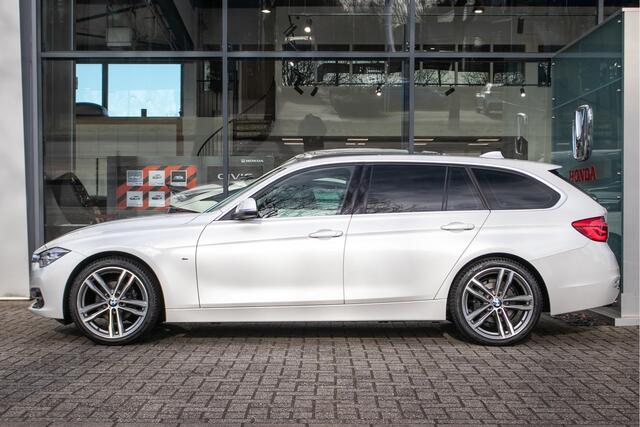 BMW 3-SERIE Touring 320i Corporate Lease High Executive automaat - Leder | Trekhaak wegkl. | Navi