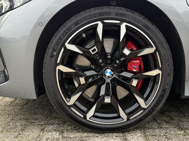 BMW 3-SERIE Touring 330e | M-Sport Pro | 19'' | Camera | HiFi