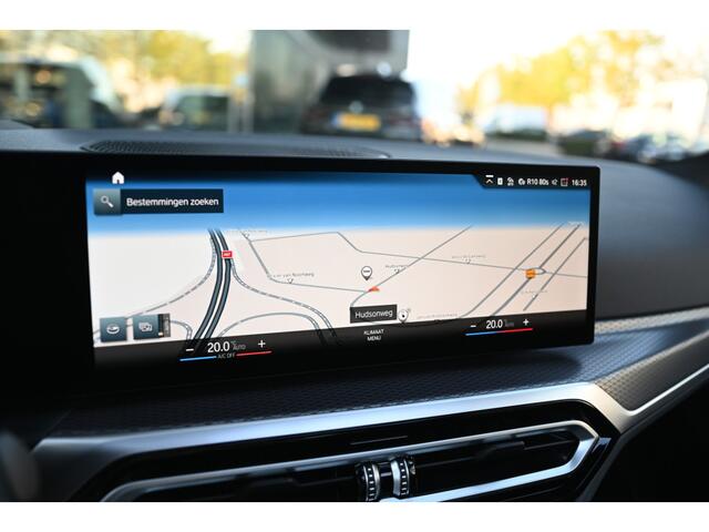 BMW 3-SERIE Touring 330e High Executive M Sport Automaat / Trekhaak / Panoramadak / Comfort Access / Adaptieve LED / Active Cruise Control / Parking Assistant Plus