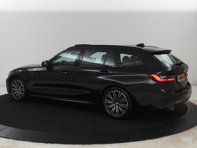 BMW 3-SERIE 318i M Sport | Panoramadak | Stoelverwarming | Leder/Alcantara | Carplay | Live Cockpit | Sportstoelen | Full LED | Navigatie | Parkeerhulp | Climate control