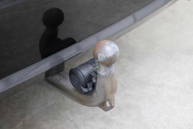 BMW 3-SERIE Touring 330i xDrive High Executive M Sport / Panoramadak / Head-Up Display / Trekhaak / Leder / Apple CarPlay / Harman Kardon / 19 Inch / Laserlicht / M Sportremsysteem / Adaptief M-onderstel