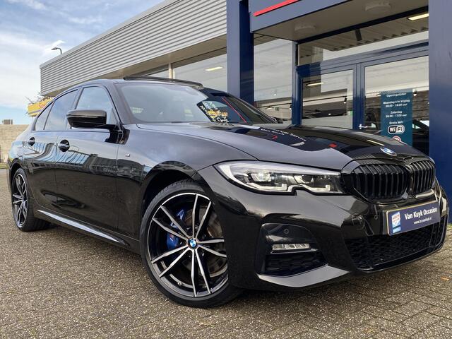 BMW 3-SERIE 330e M Sport High Executive / Automaat / NL-Auto / 55.000 Km / Dealer-Onderhouden / Vol-Leder / Schuif-Kanteldak / Head-Up Display / Digitaal Dashboard / LED / DAB / Apple-Carplay&Android-Auto / Navi / Rondom Camera's / Stuur+Stoelverwarming / Flippers / 