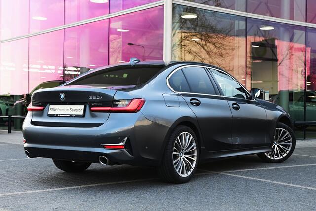 BMW 3-SERIE 320i Luxury Line Automaat / Achteruitrijcamera / LED / Stoelverwarming / Live Cockpit Plus / Parking Assistant / Leder