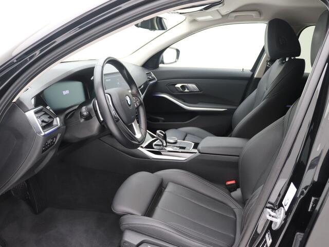 BMW 3-SERIE Touring 320i Business Edition Sportline Leder