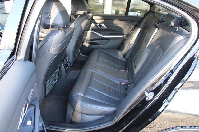 BMW 3-SERIE 320i High Executive Edition | M Sport Pakket | Adaptieve Cruise | Stoel en Stuurverwarming | PDC voor en achter | Harman Kardon