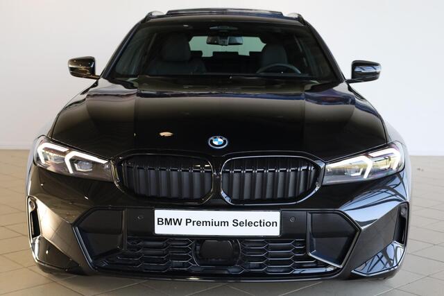 BMW 3-SERIE Touring 330e M Sport Pro| Panoramadak | Harman Kardon | Trekhaak | Head-Up Display