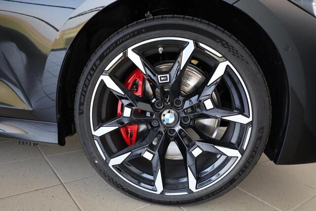 BMW 3-SERIE Touring 330e M Sport Pro| Panoramadak | Harman Kardon | Trekhaak | Head-Up Display