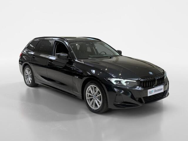 BMW 3-SERIE Touring 320e Facelift | Dealer onderhouden | Blackpack | Virtual cockpit | Camera | ECC | Rest fabrieksgarantie |