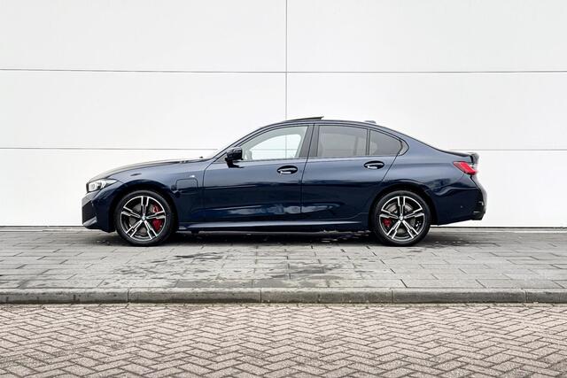 BMW 3-SERIE Sedan 330e