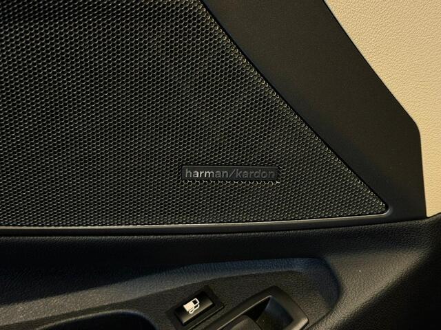 BMW 3-SERIE Touring 330e xDrive High Executive M340i Diff Panodak Laserled Harman Kardon HUD ACC Dealer Onderhouden