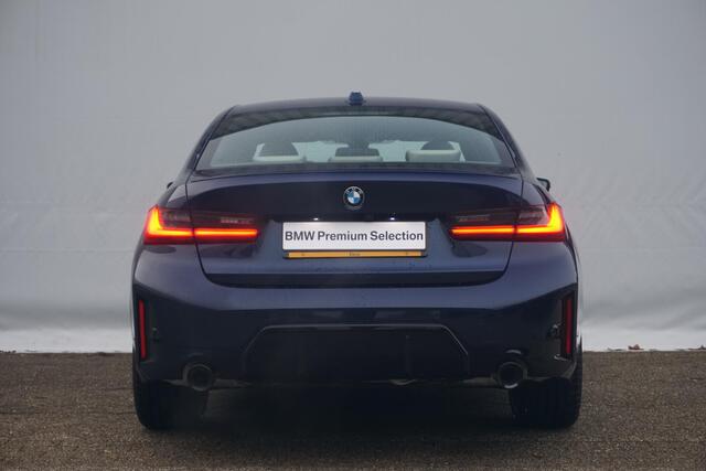 BMW 3-SERIE Sedan 330i M Sportpakket | Comfort Pack | Showroom Selection