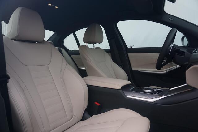 BMW 3-SERIE Sedan 330i M Sportpakket | Comfort Pack | Showroom Selection