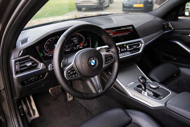 BMW 3-SERIE Touring 330i High Executive M-Sport , Panoramadak, Adap. cruise,