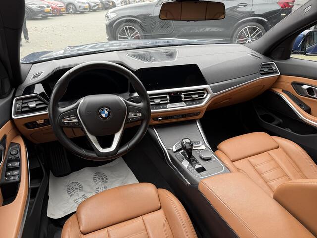 BMW 3-SERIE 318i High Executive | Laser Led | Schuifdak | Sport stoelen leer | Zwarte Hemel |