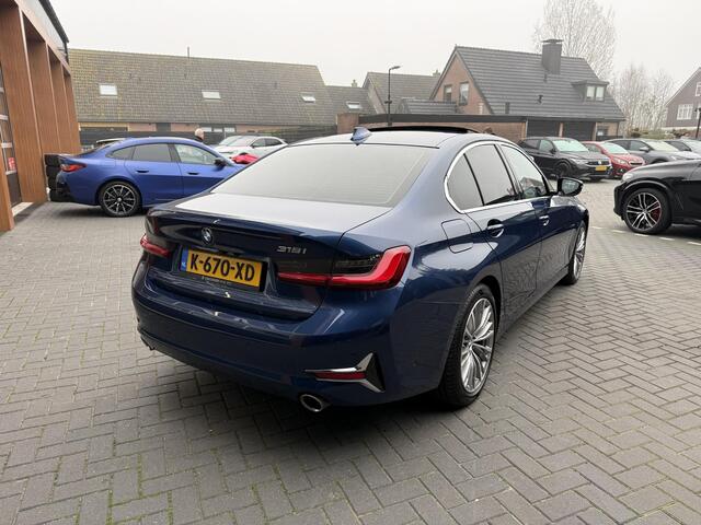 BMW 3-SERIE 318i High Executive | Laser Led | Schuifdak | Sport stoelen leer | Zwarte Hemel |