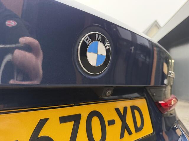 BMW 3-SERIE 318i High Executive | Laser Led | Schuifdak | Sport stoelen leer | Zwarte Hemel |