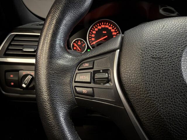 BMW 3-SERIE Touring 318i High Executive Automaat | Leder | Stoelverwarming | Full LED | Navi | PDC V+A