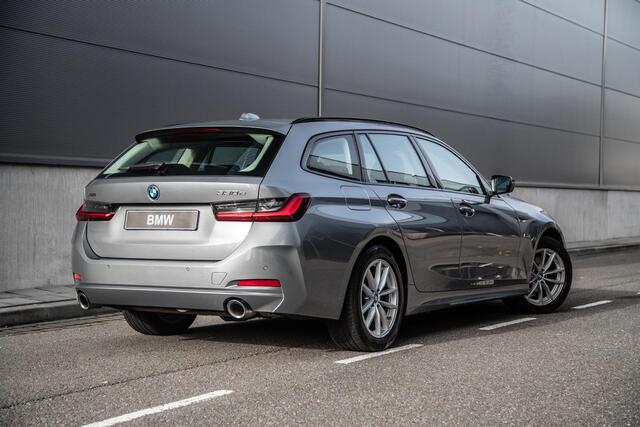 BMW 3-SERIE Touring 330e xDrive | Facelift | Driving Assistant | ACC | Elek. Trekhaak | Sportstoelen