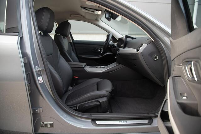BMW 3-SERIE Touring 330e xDrive | Facelift | Driving Assistant | ACC | Elek. Trekhaak | Sportstoelen
