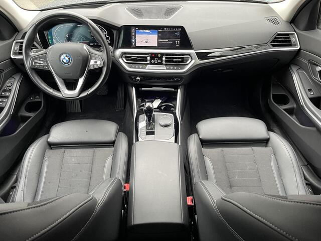 BMW 3-SERIE Touring 330e xDrive Business Edition Plus 18"/Trekhaak/Laser LED/Head-up/Stoelverwarming/Elektrische klep/Keyless/Apple Carplay & Android Auto