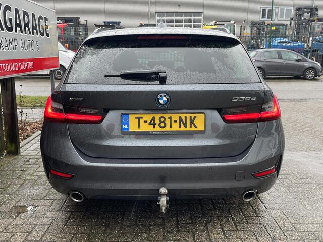BMW 3-SERIE Touring 330e xDrive Business Edition Plus 18"/Trekhaak/Laser LED/Head-up/Stoelverwarming/Elektrische klep/Keyless/Apple Carplay & Android Auto