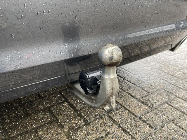 BMW 3-SERIE Touring 330e xDrive Business Edition Plus 18"/Trekhaak/Laser LED/Head-up/Stoelverwarming/Elektrische klep/Keyless/Apple Carplay & Android Auto