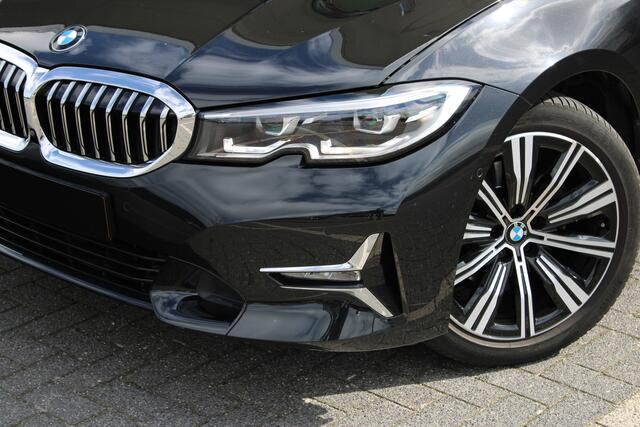 BMW 3-SERIE 320i High Executive Automaat / Schuif-kanteldak / Comfort Access / Head-Up / Cruise Control / Parking Assistant Plus