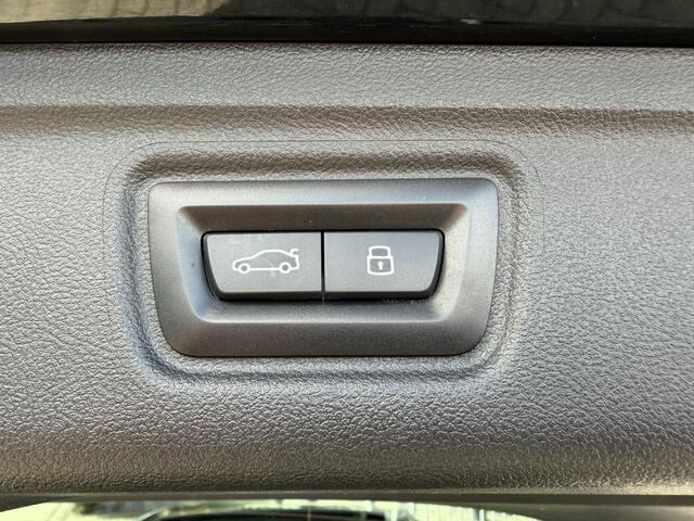 BMW 3-SERIE Touring 330e xDrive M Sport Pano-Dak | Adapt. Cruise | M-Stoelen | HUD | Stoelverw.