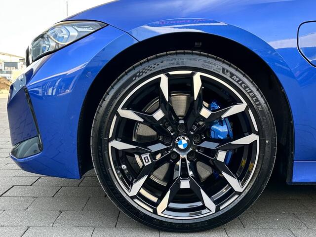 BMW 3-SERIE Touring 330e M-SPORT (LCi) ** LED, M-SPORTST, LEDER, PANO, TREKH, HuD, ACC, 19-inch LMV ** 1e EIG - Ex BMW-AG ** * INFORMEER OOK NAAR ONZE AANTREKKELIJKE FINANCIAL-LEASE TARIEVEN **