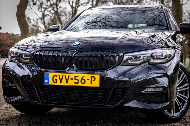 BMW 3-SERIE Touring 320e M Sport Panorama Keyless Camera