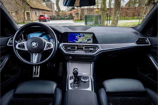 BMW 3-SERIE Touring 320e M Sport Panorama Keyless Camera