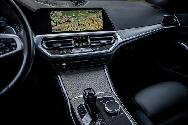 BMW 3-SERIE Touring 320e M Sport Panorama Keyless Camera