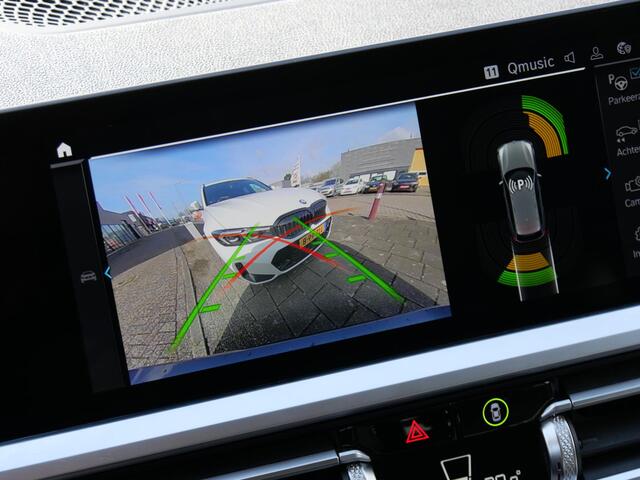 BMW 3-SERIE TOURING 320e LEER/ CAMERA/ ELEKT. KLEP/ SFEERVERLICHTING/ 18" BREEDSET MET 4 NIEUWE ALL-SEASON BANDEN