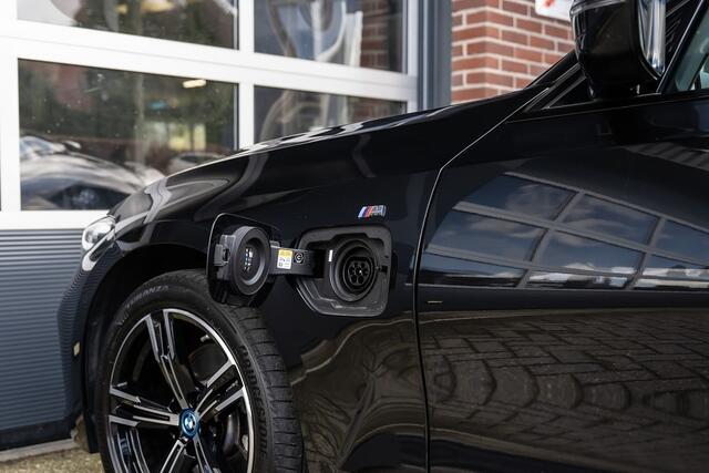 BMW 3-SERIE 330 330e M Sport | Shadow | Widescreen | HIFI | Camera | Adpt. Led | ACC | 18 Inch |