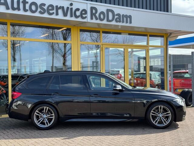 BMW 3-SERIE Touring 318i Corp L. Exec