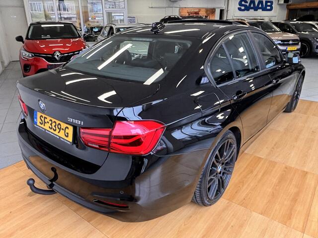 BMW 3-SERIE 318i High Executive * SCHUIFDAK * TREKHAAK * LEDEREN BEKLEDING