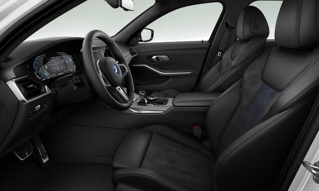 BMW 3-SERIE Touring 320e xDrive M-Sport | Camera | Stoelverwarming | Head-Up | incl 12 maanden Bovag garantie.