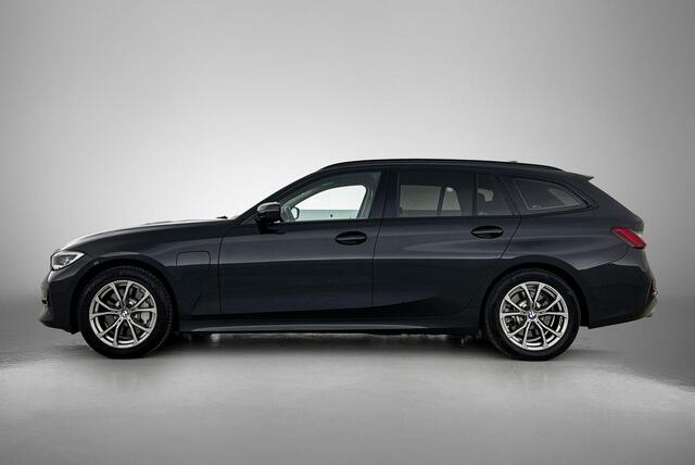 BMW 3-SERIE Touring 330e High Executive Black Line | Sport Line | TREKHAAK | CARPLAY