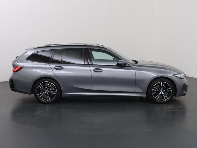 BMW 3-SERIE Touring 330e | M-Pakket | BMW LED | Panormadak | Curved Display | HUD | M-Sportstoelen | Ele.verstelbare stoelen + geheugen | Camera | DAB | Adaptieve Cruise Control | Ele. kofferdeksel |