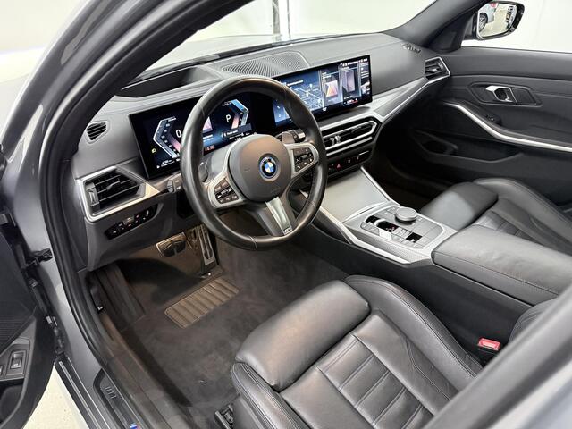 BMW 3-SERIE Touring 330e | M-Pakket | BMW LED | Panormadak | Curved Display | HUD | M-Sportstoelen | Ele.verstelbare stoelen + geheugen | Camera | DAB | Adaptieve Cruise Control | Ele. kofferdeksel |