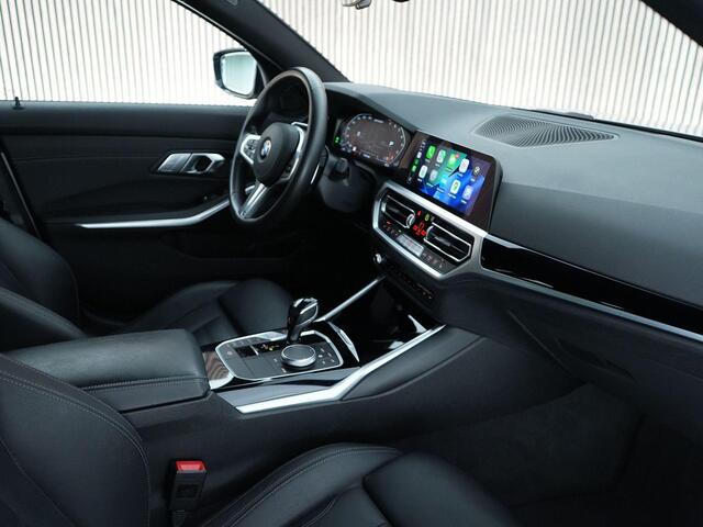 BMW 3-SERIE M340i xDrive Touring 374pk High Executive |Hockenheim Silver|M-sport stoelen|Laser LED|HUD|Apple Carplay|parkeercamera|stoelverwarming|ACC|19" lichtmetalen velgen|