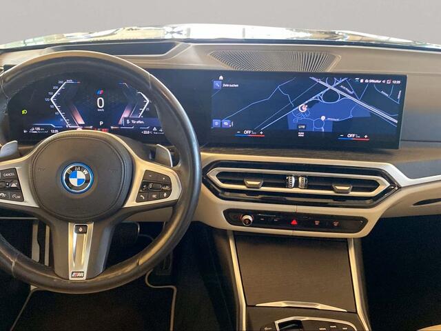 BMW 3-SERIE Touring 330e M-SPORT (LCi) ** INDIVIDUAL, FULL OPTIONS, o.a. IND. LEDER, TREKH, 19-inch LMV, ** 1e EIG - UNFALLFREI ** ** INFORMEER OOK NAAR ONZE AANTREKKELIJKE FINANCIAL-LEASE TARIEVEN **