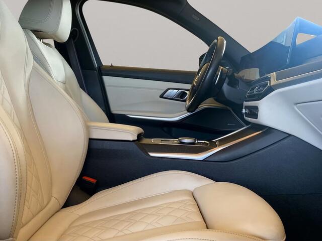 BMW 3-SERIE Touring 330e M-SPORT (LCi) ** INDIVIDUAL, FULL OPTIONS, o.a. IND. LEDER, TREKH, 19-inch LMV, ** 1e EIG - UNFALLFREI ** ** INFORMEER OOK NAAR ONZE AANTREKKELIJKE FINANCIAL-LEASE TARIEVEN **