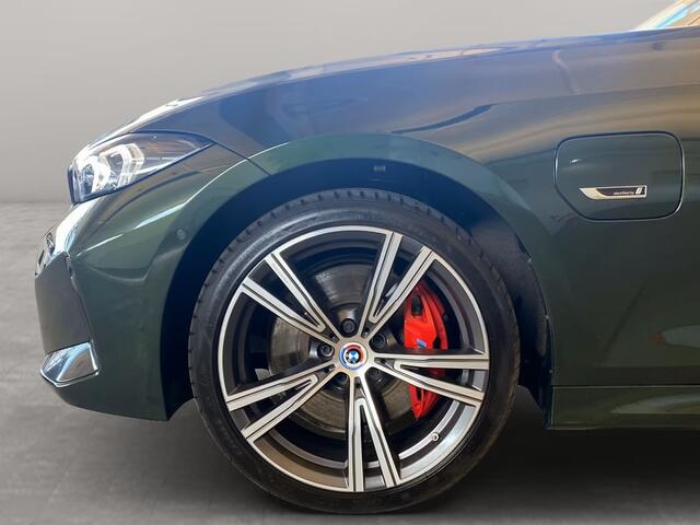 BMW 3-SERIE Touring 330e M-SPORT (LCi) ** INDIVIDUAL, FULL OPTIONS, o.a. IND. LEDER, TREKH, 19-inch LMV, ** 1e EIG - UNFALLFREI ** ** INFORMEER OOK NAAR ONZE AANTREKKELIJKE FINANCIAL-LEASE TARIEVEN **