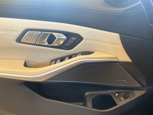 BMW 3-SERIE Touring 330e M-SPORT (LCi) ** INDIVIDUAL, FULL OPTIONS, o.a. IND. LEDER, TREKH, 19-inch LMV, ** 1e EIG - UNFALLFREI ** ** INFORMEER OOK NAAR ONZE AANTREKKELIJKE FINANCIAL-LEASE TARIEVEN **