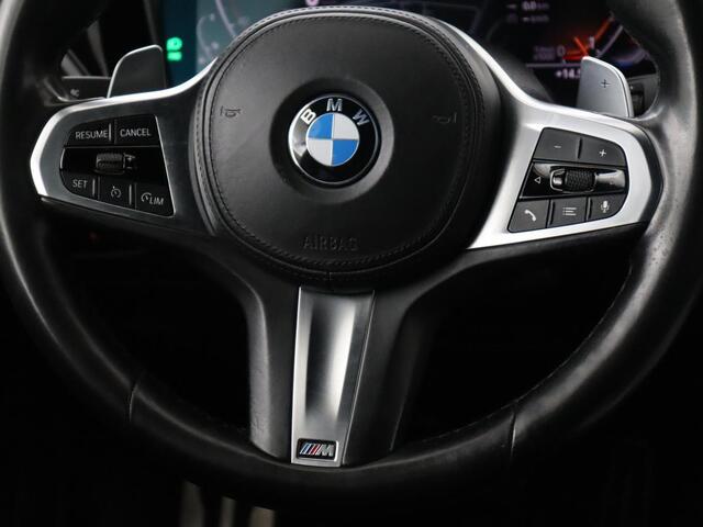 BMW 3-SERIE 320i M Sport | Head-Up | Stoelverwarming | Leder/Alcantara | Carplay | Live Cockpit | Keyless | Sportstoelen | Climate control