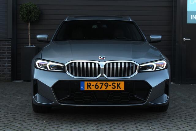 BMW 3-SERIE Touring 320e M Sport | Panoramadak | Adaptieve Cruise Control | Trekhaak | Leer | BLIS