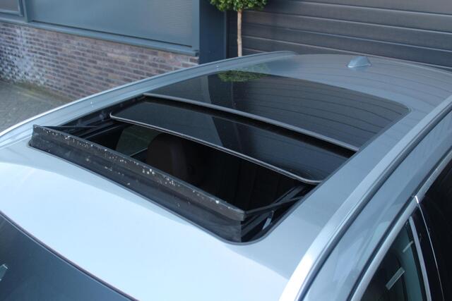 BMW 3-SERIE Touring 320e M Sport | Panoramadak | Adaptieve Cruise Control | Trekhaak | Leer | BLIS